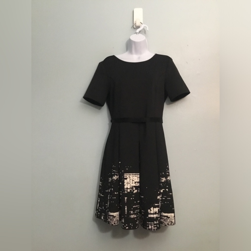 Elie Tahari Black Backless Short Sleeve Dress with Cream Print